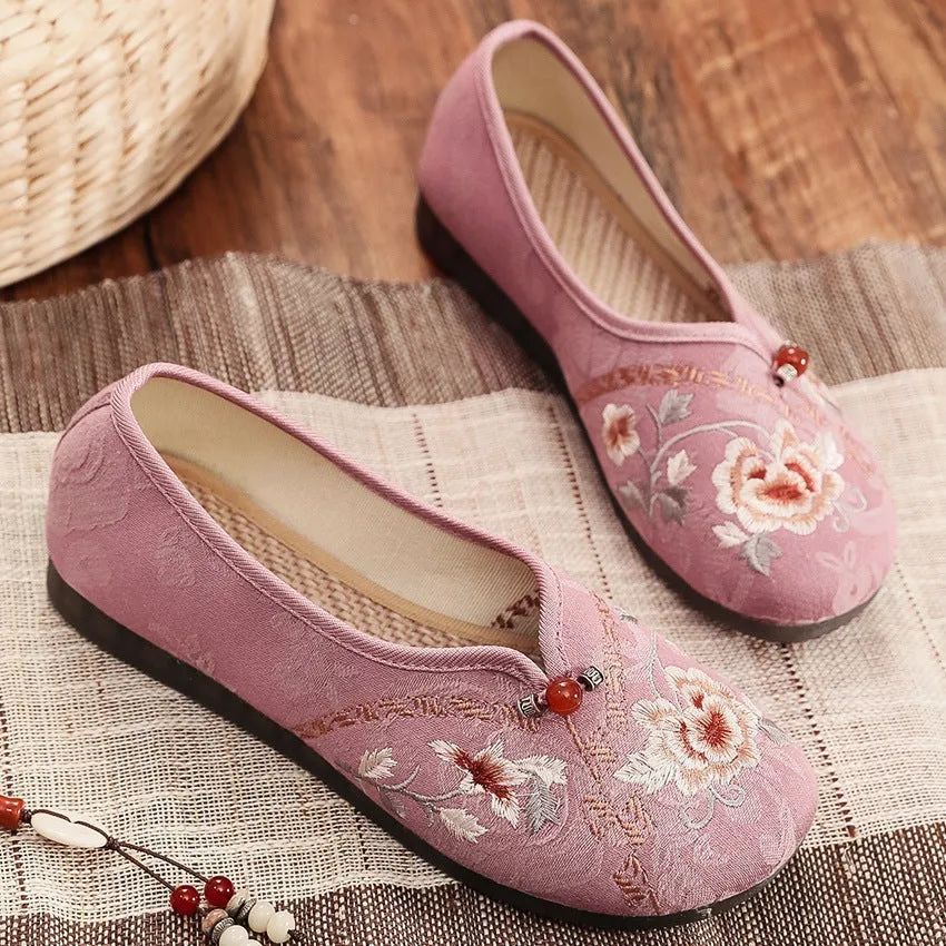 Women's Cloth For The Elderly And Canvas Shoes