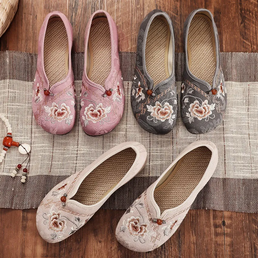 Women's Cloth For The Elderly And Canvas Shoes