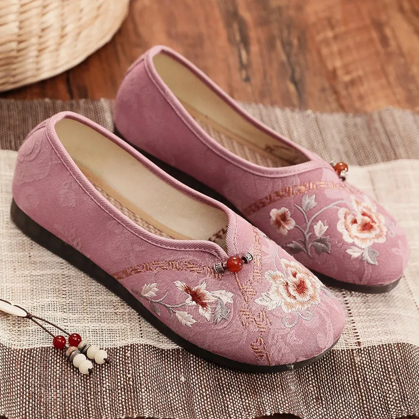 Women's Cloth For The Elderly And Canvas Shoes
