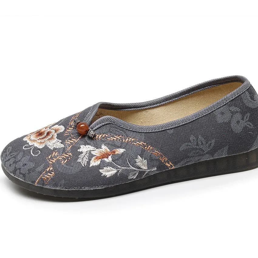 Women's Cloth For The Elderly And Canvas Shoes